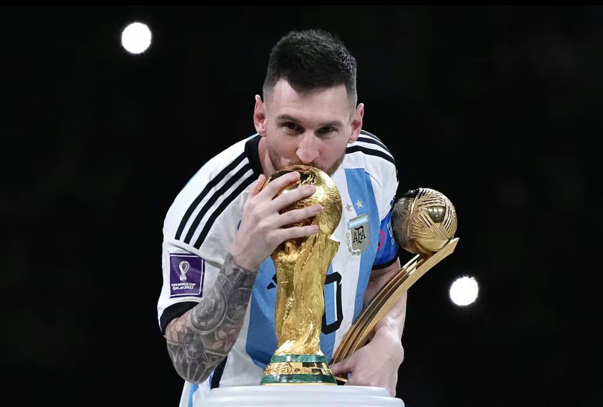 关于梅西回归赛场，问鼎冠军首场状态亮眼，西班牙队观众沸腾！的信息