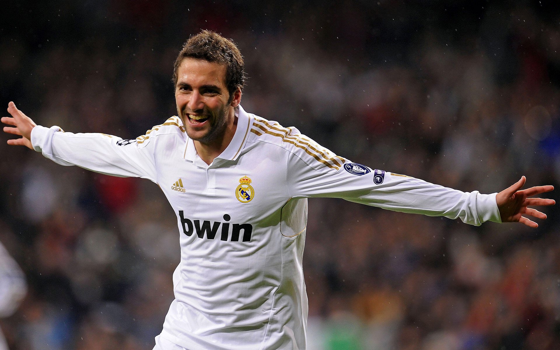 哈登重返赛场，大比分获胜首场状态出色，C9观众沸腾！全场沸腾不已