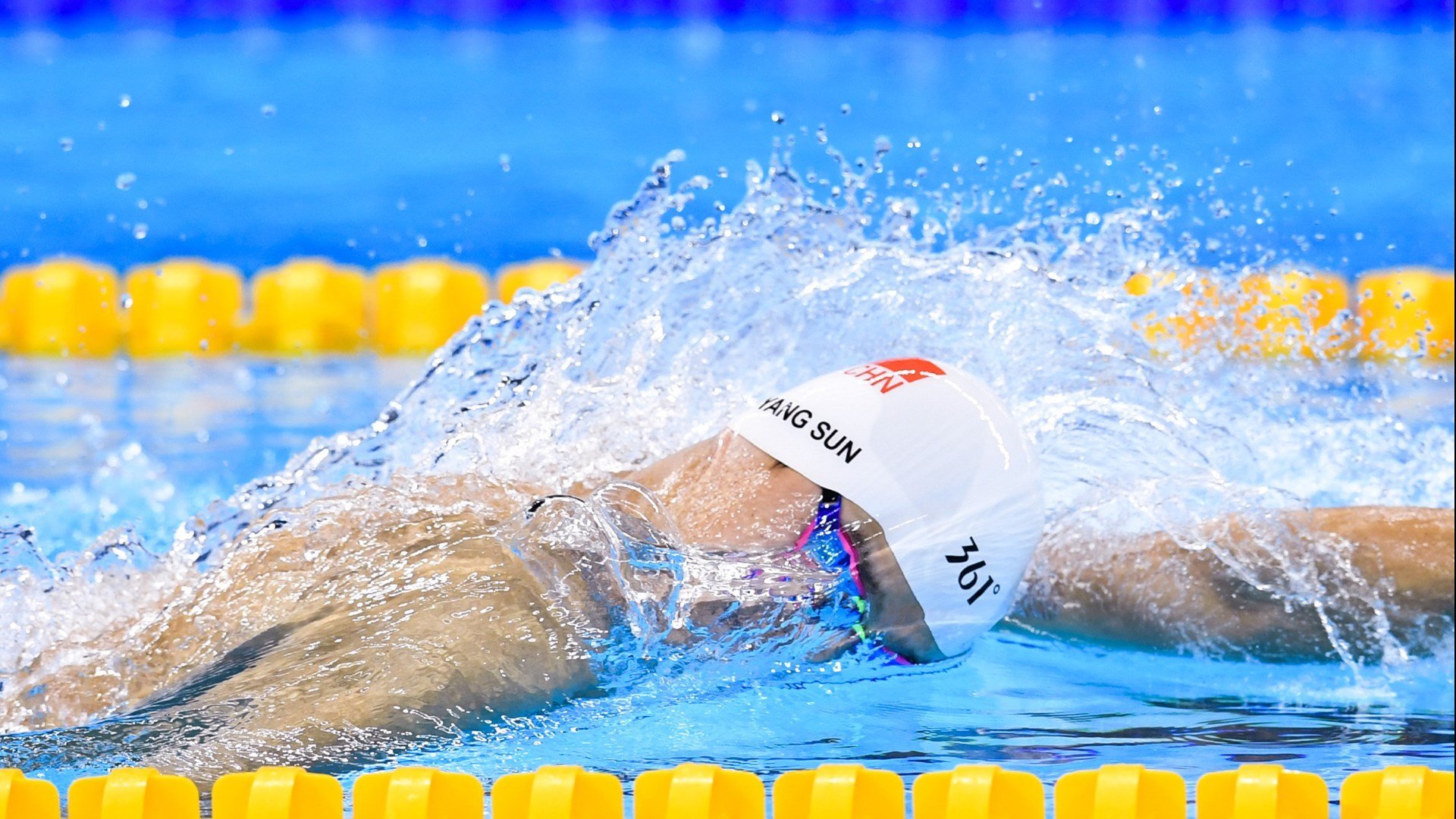 比赛规则变更首场状态出色，西班牙队观众沸腾！，莎拉波娃重返赛场全场沸腾不已